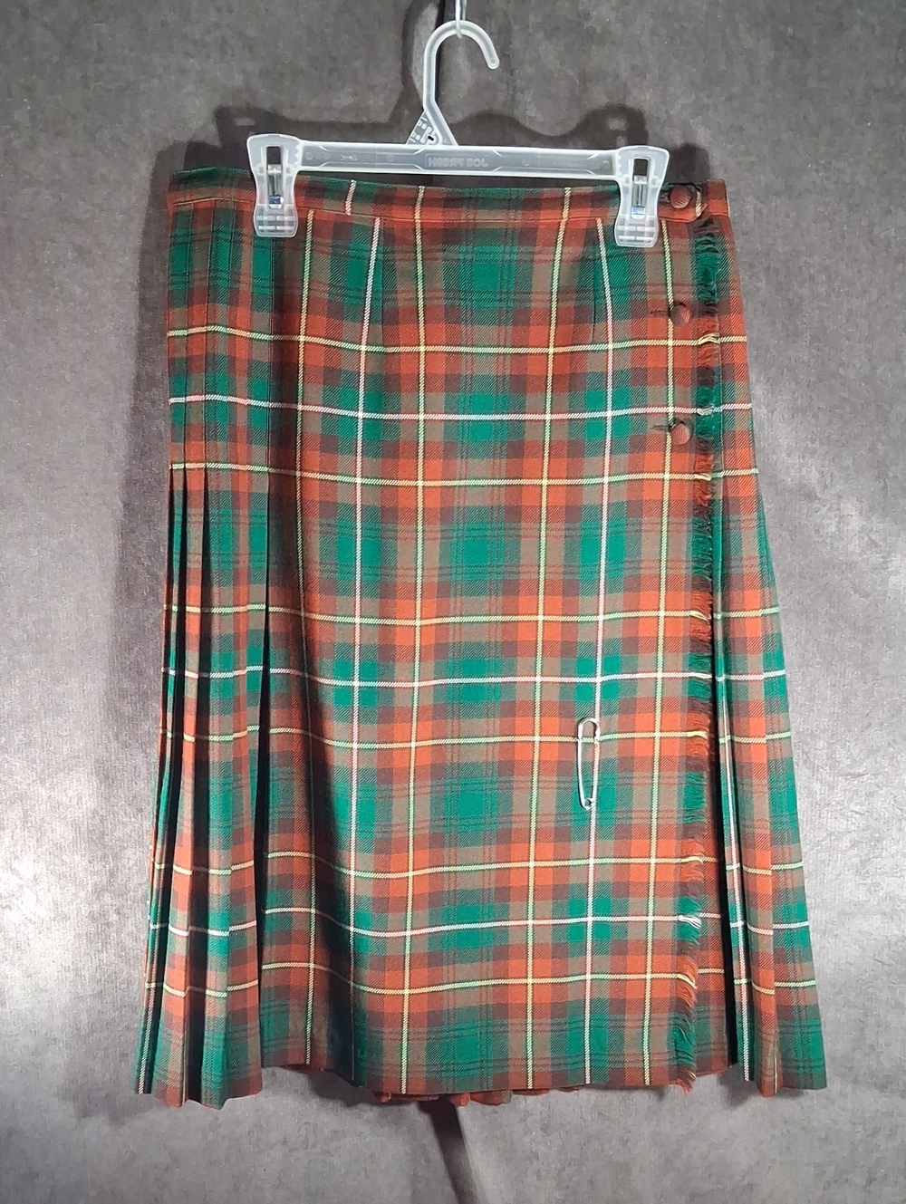 Vintage Aljean Canada 100% Virgin Wool Rusty Red Green Yellow White Kilt VG 8